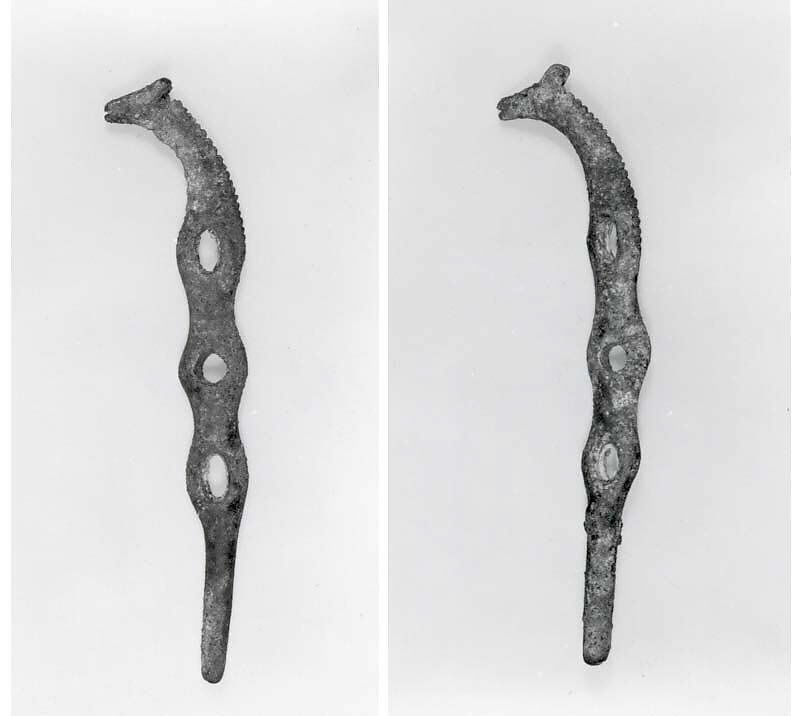 Horse bit cheekpieces in form of a horse's head, Bronze, Iran 