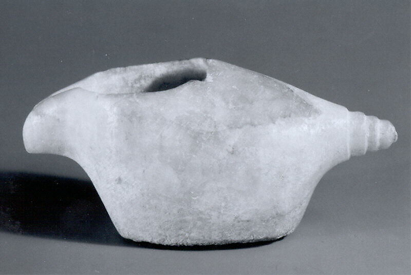 Spouted bowl in the shape of a conch shell, Gypsum alabaster 