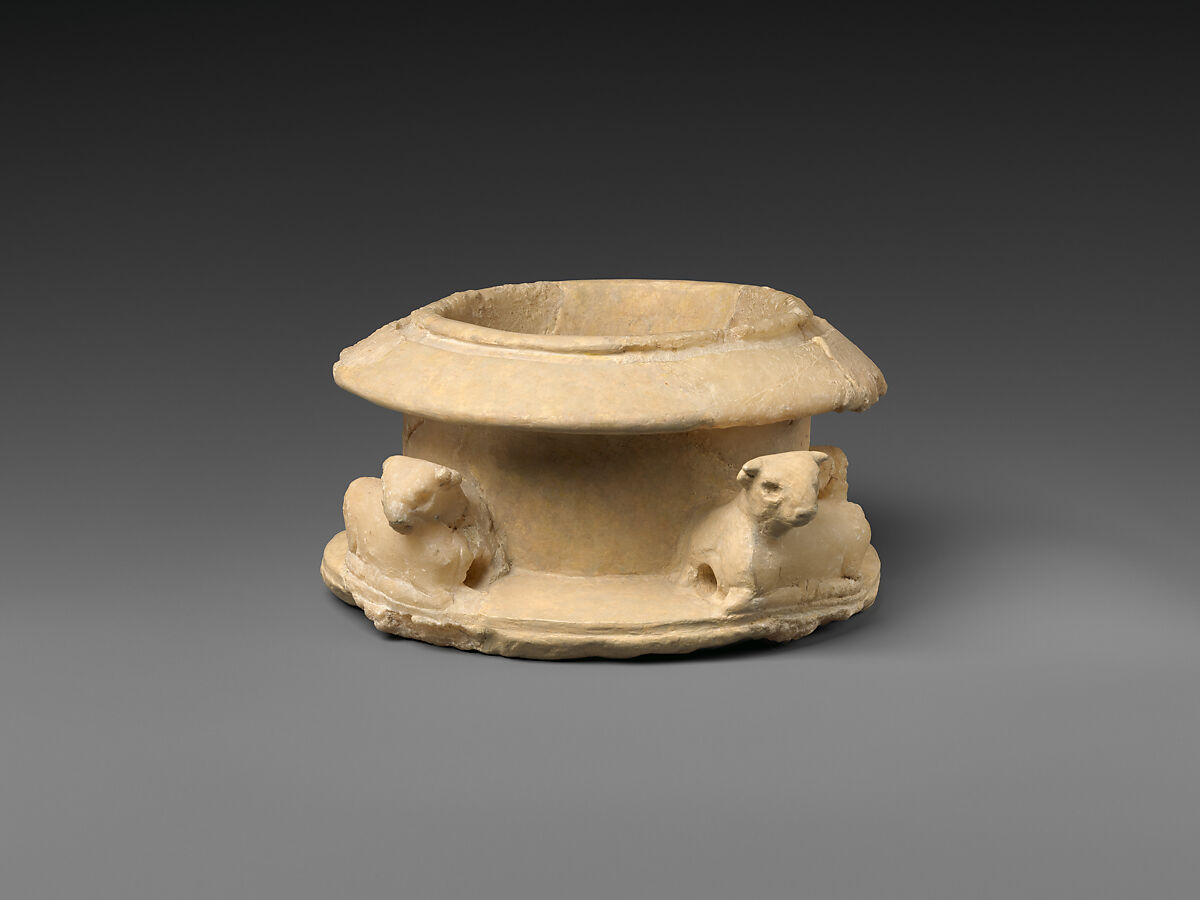 Jar fragment with reclining bulls, Gypsum alabaster, Sumerian 