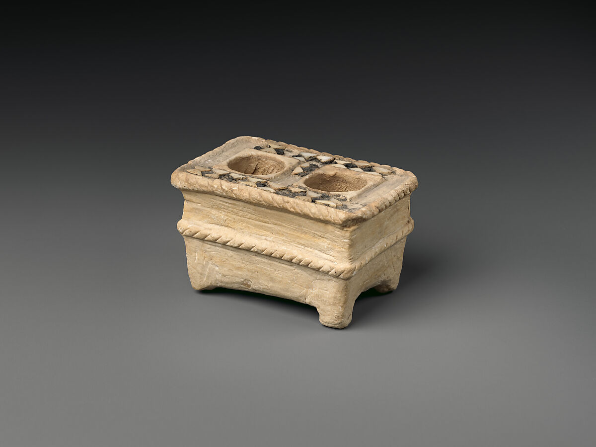 Rectangular container, Gypsum alabaster, shell, bitumen inlay, Sumerian 