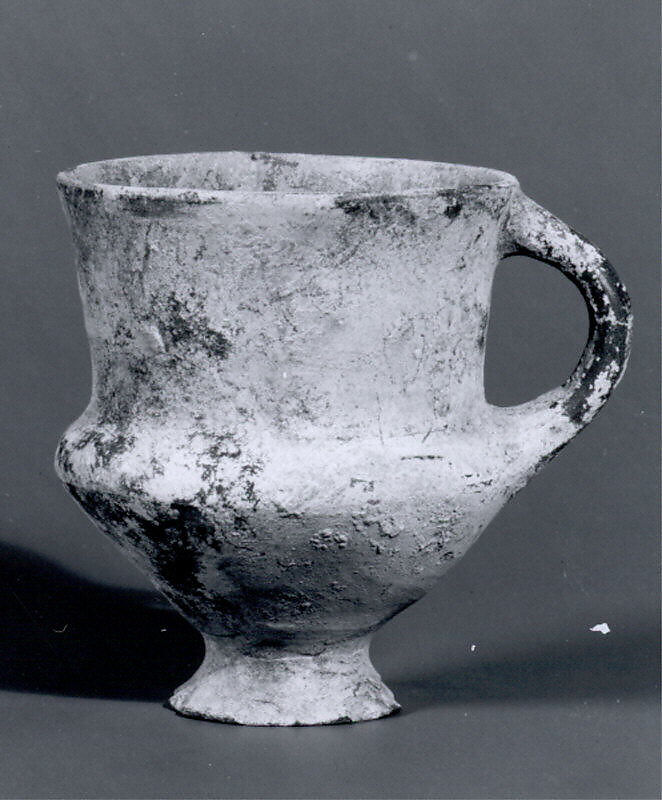 Button-base cup, Ceramic, Iran 