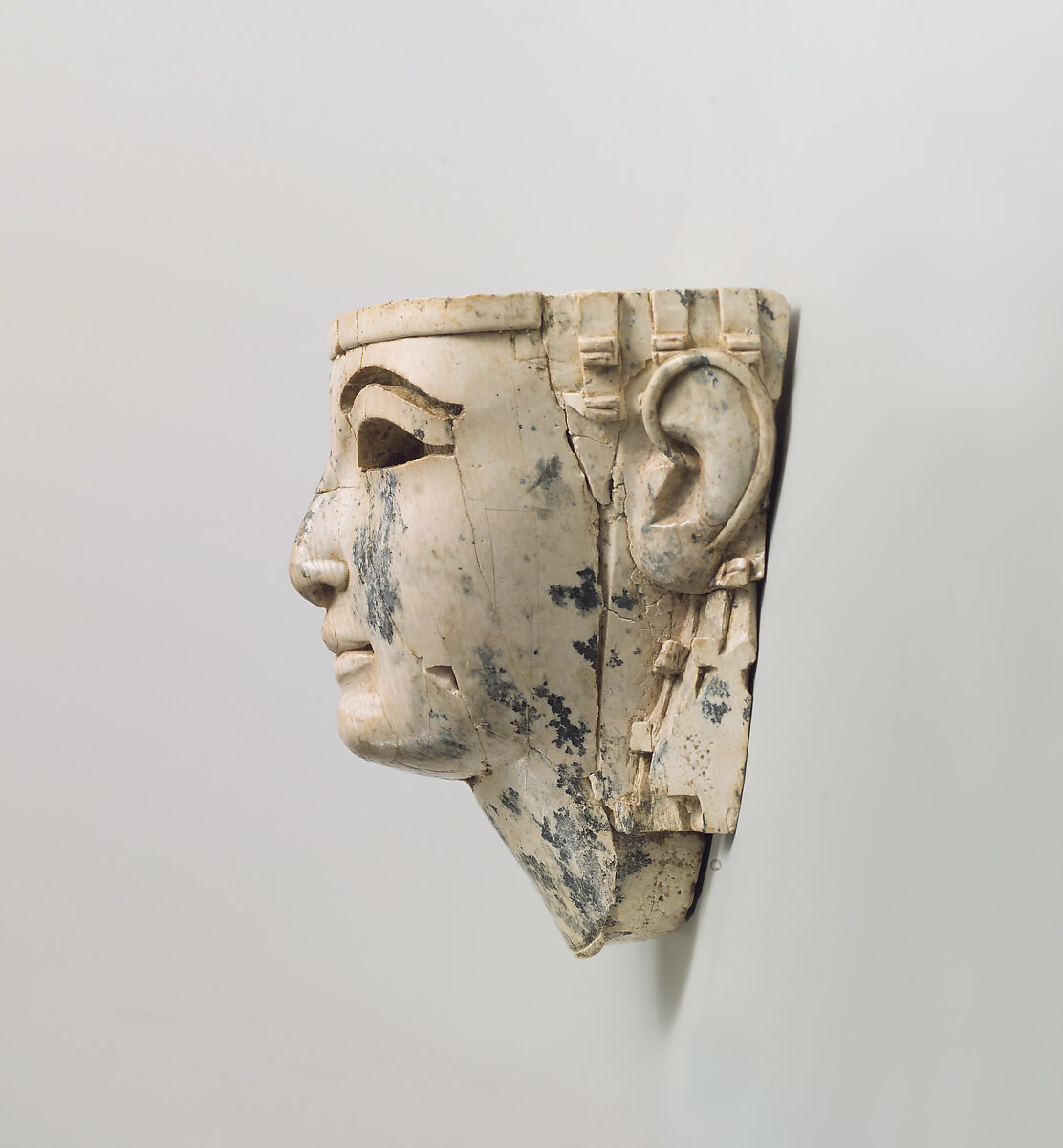 Head of a male or female figure, Ivory, Egyptian Blue, Assyrian