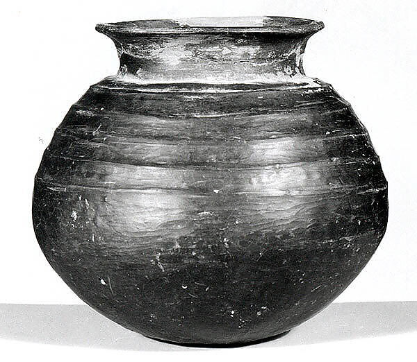 Jar with ribbed decoration, Ceramic, Iran 