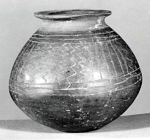 Jar with incised decoration, Ceramic, Iran 