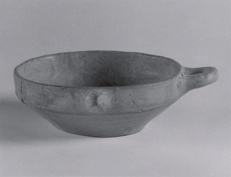 Shallow bowl, Ceramic, Iran 