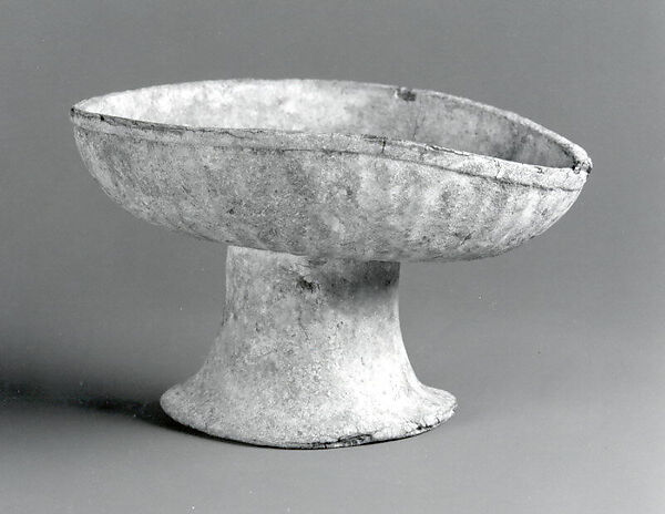 High-footed bowl