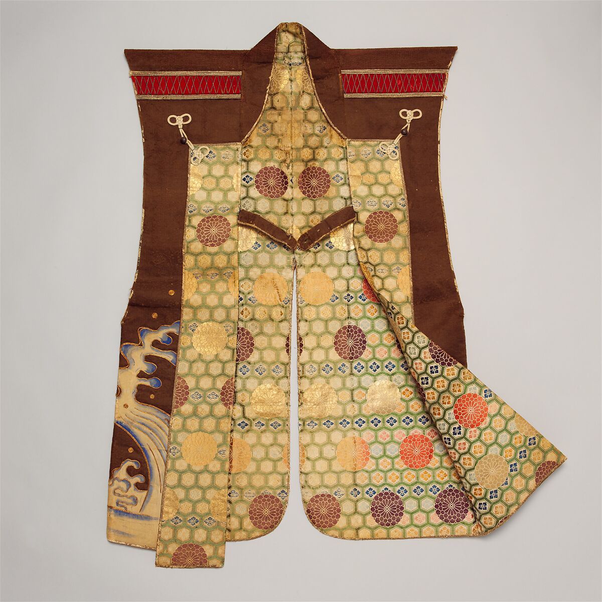 Surcoat (<i>Jinbaori</i>), Silk, felt, metallic thread, wood, lacquer, Japanese
