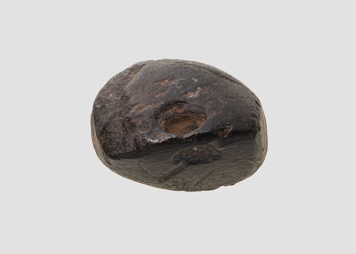 Pyramidal stamping device, Chlorite, black