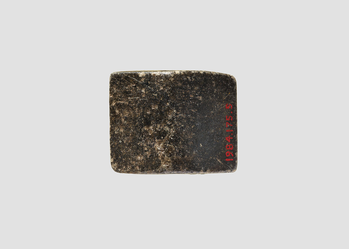 Gable seal, Chlorite, black