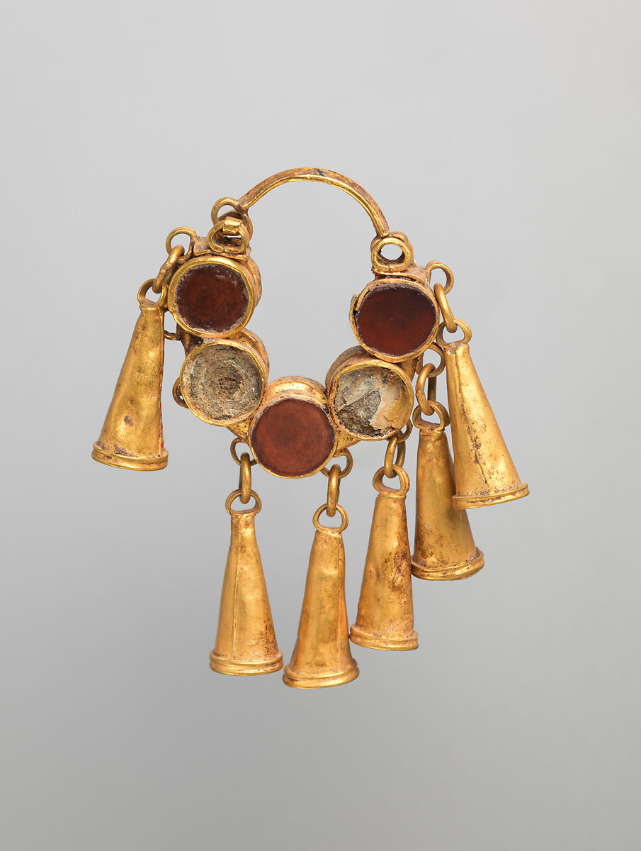 Earrings, Gold, garnet (pyrope), Parthian 