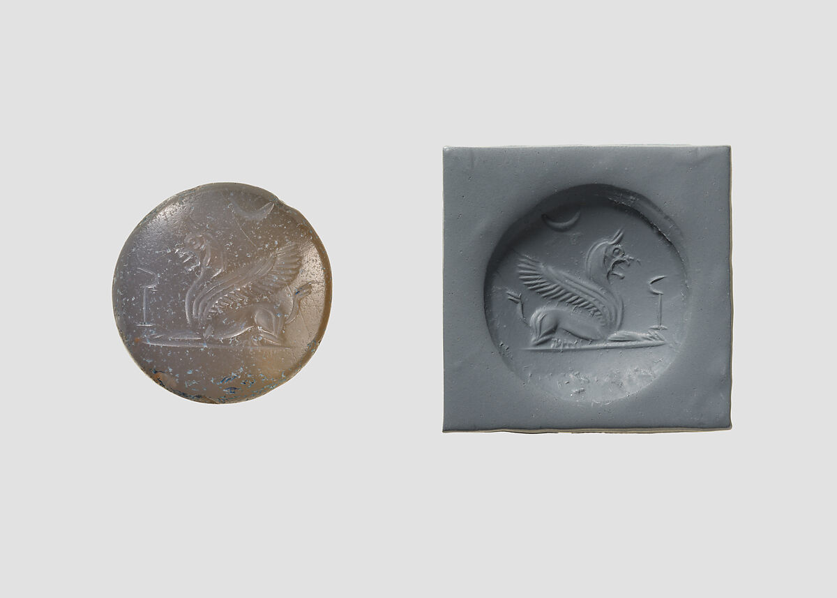 Stamp seal, Chalcedony, smoky, Achaemenid 