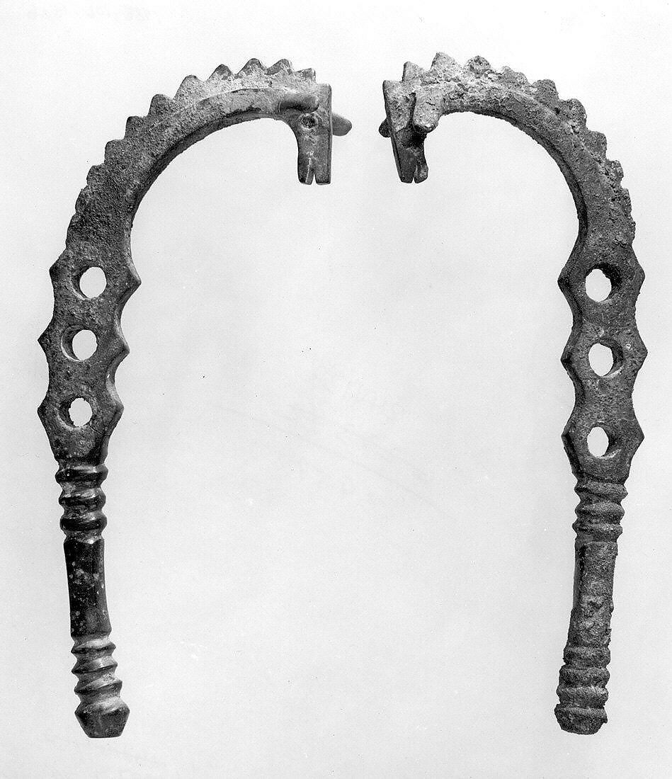Horse bit cheekpieces in form of a horse with spiked mane, Bronze 