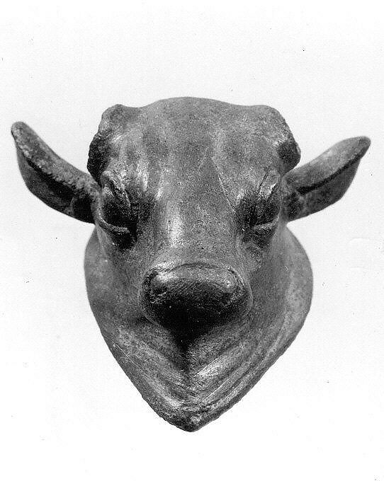 Cauldron attachment: bull's head, Bronze 