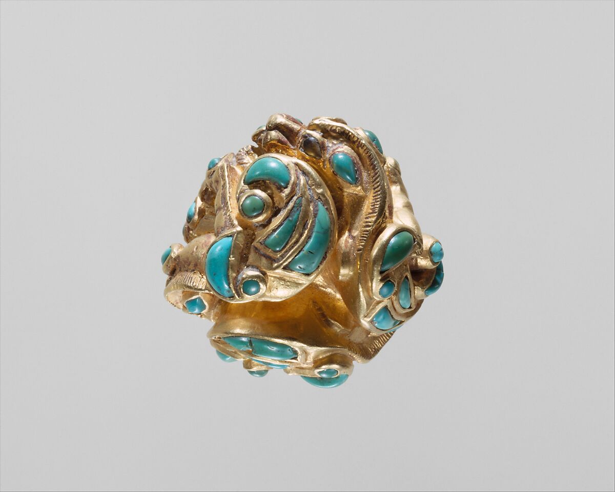 Pommel in the shape of coiled animals, Gold, turquoise inlay, Sarmatian 