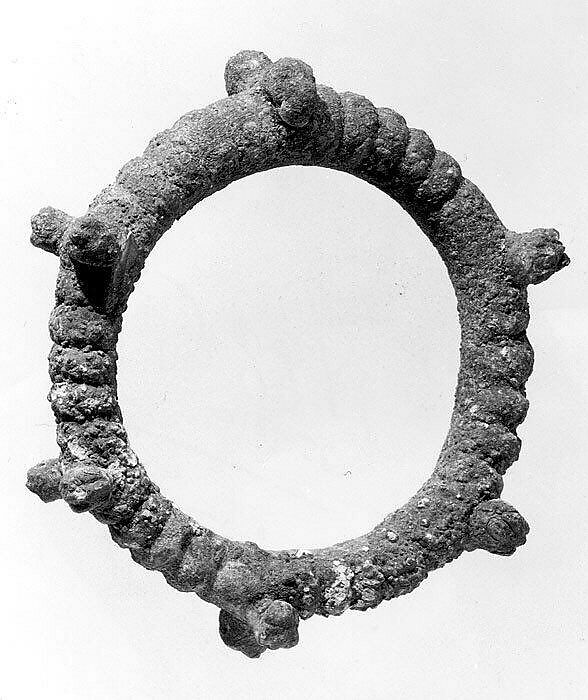 Bracelet with lion's-head terminals, Bronze 