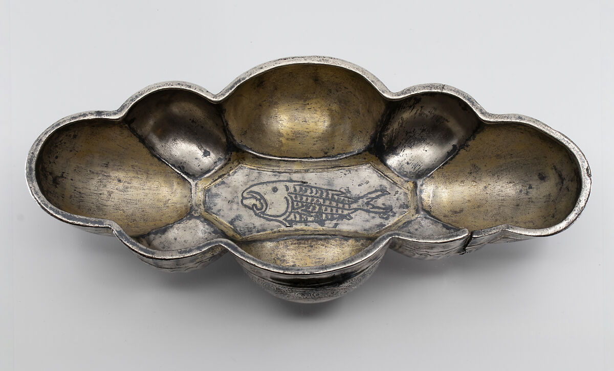 Lobed bowl, Silver-gilt, niello inlay, Sasanian