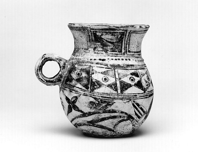 Vessel decorated with birds