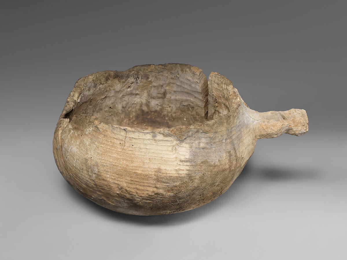 Circular wooden drinking cup, Wood (maple tree, burl), Alanic