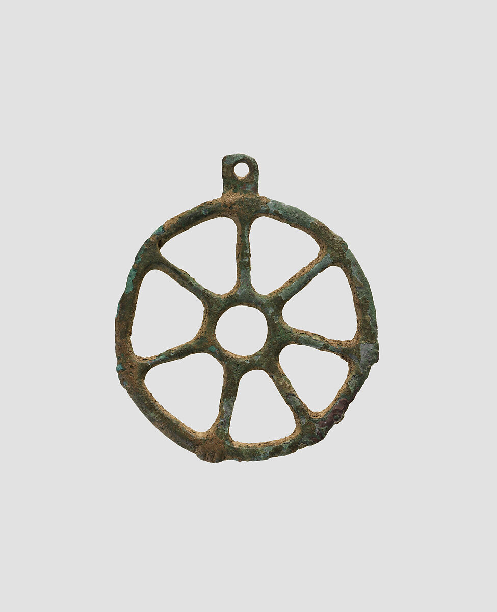 Wheel-shaped pendant, Metal, Alanic 