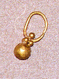 Earring, Metal, gold(?), Alanic 