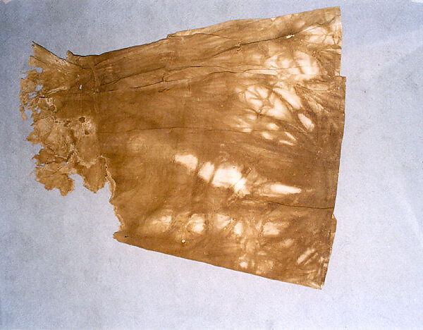 Skirting of a linen kaftan