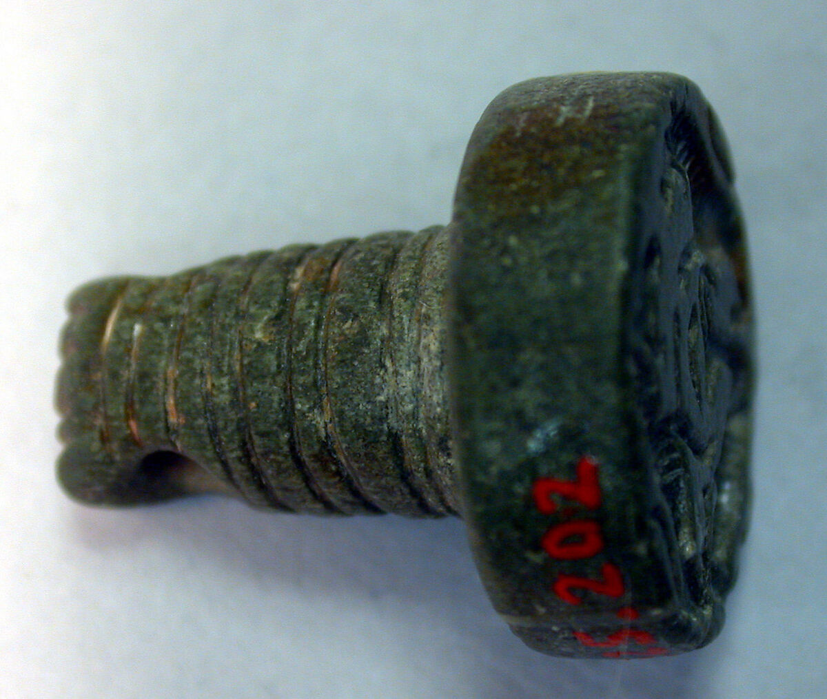 Stalk-handled stamp seal, Green stone, Hittite