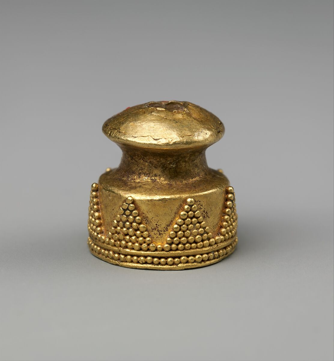 Cylinder seal cap, Gold, Babylonian or Kassite 