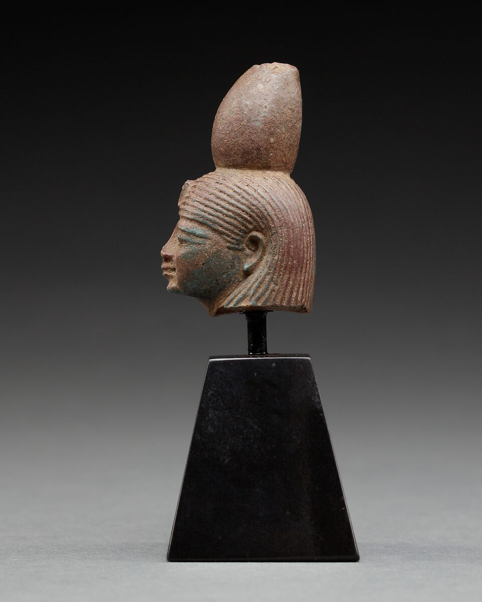 Head of a goddess, Glazed stone (?)