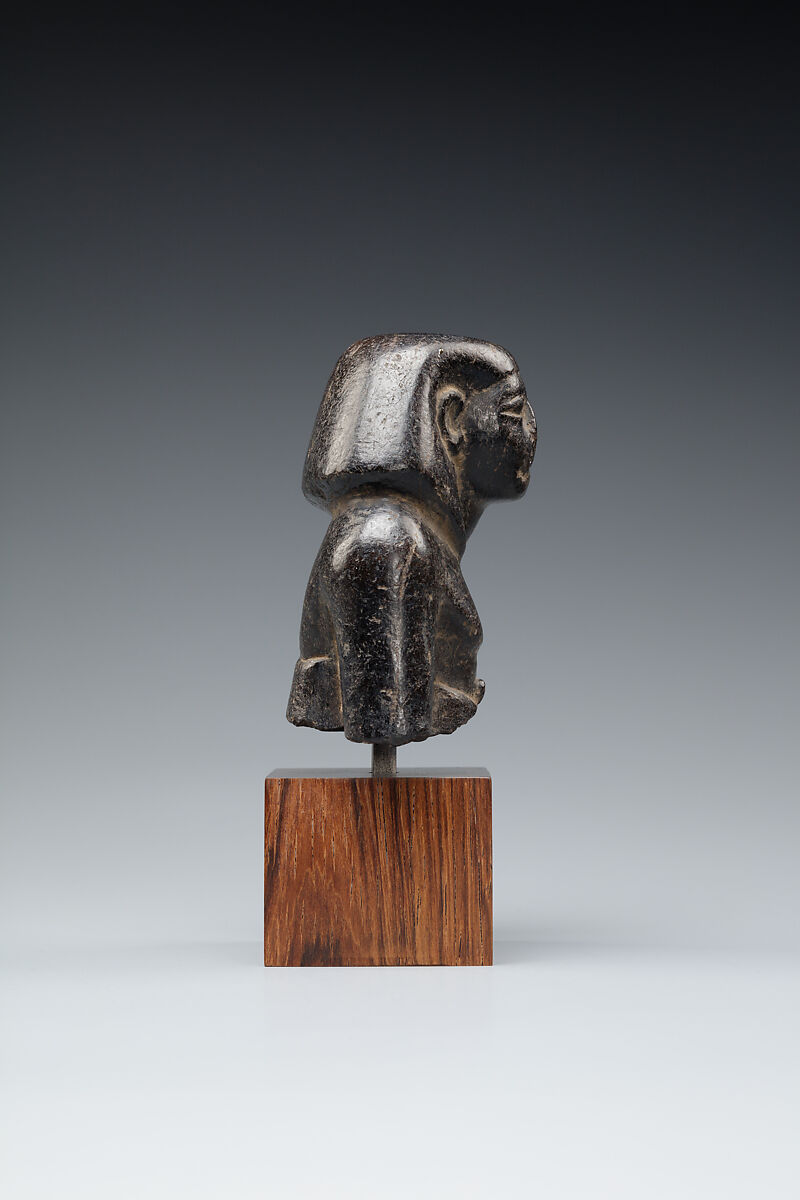 Head and Upper Torso of a Seated Official, Steatite or serpentinite
