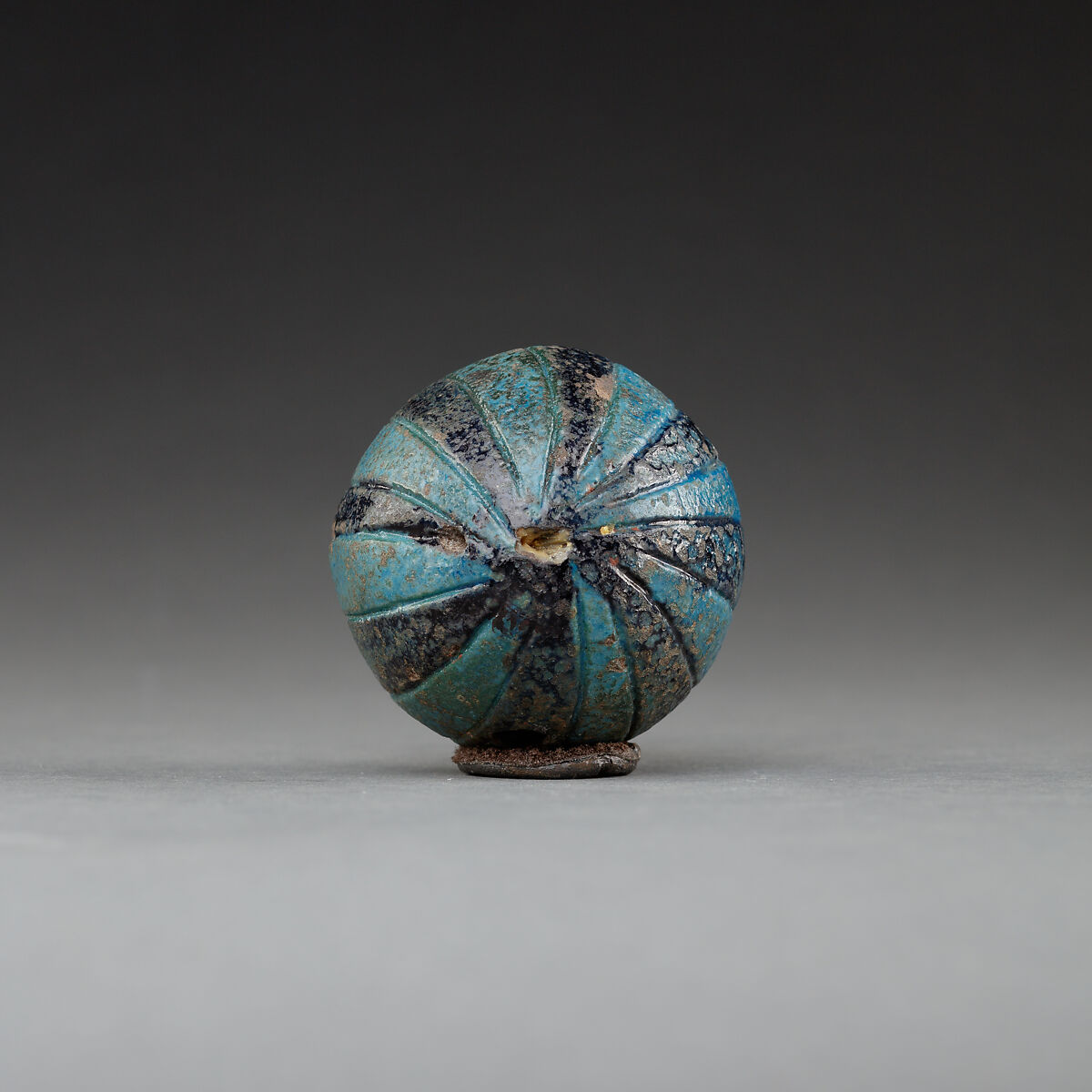 Segmented ball, Faience