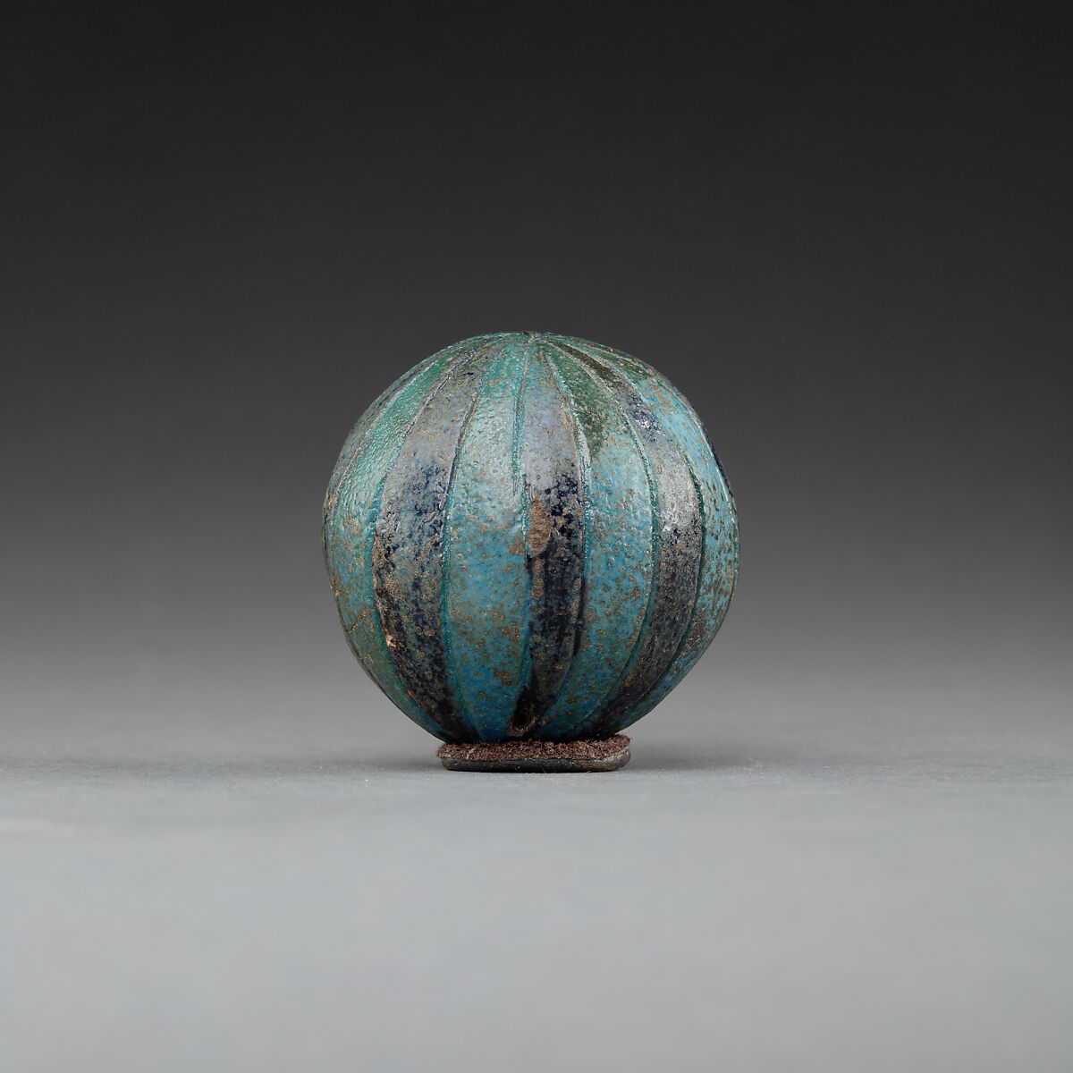 Segmented ball, Faience
