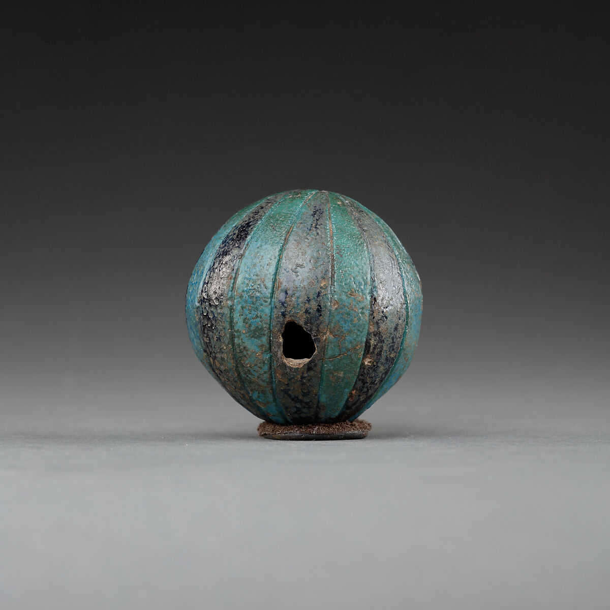 Segmented ball, Faience