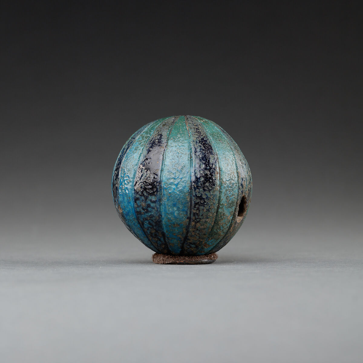Segmented ball, Faience