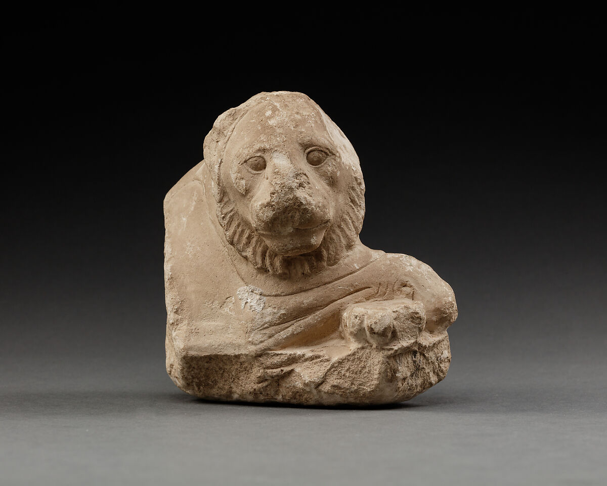 Forepart of a reclining lion, Limestone
