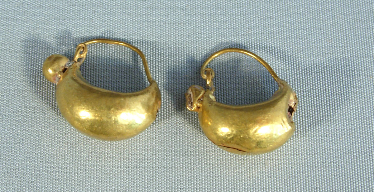 Pair of gold boat-shaped earrings, Gold, Roman, Asia Minor 
