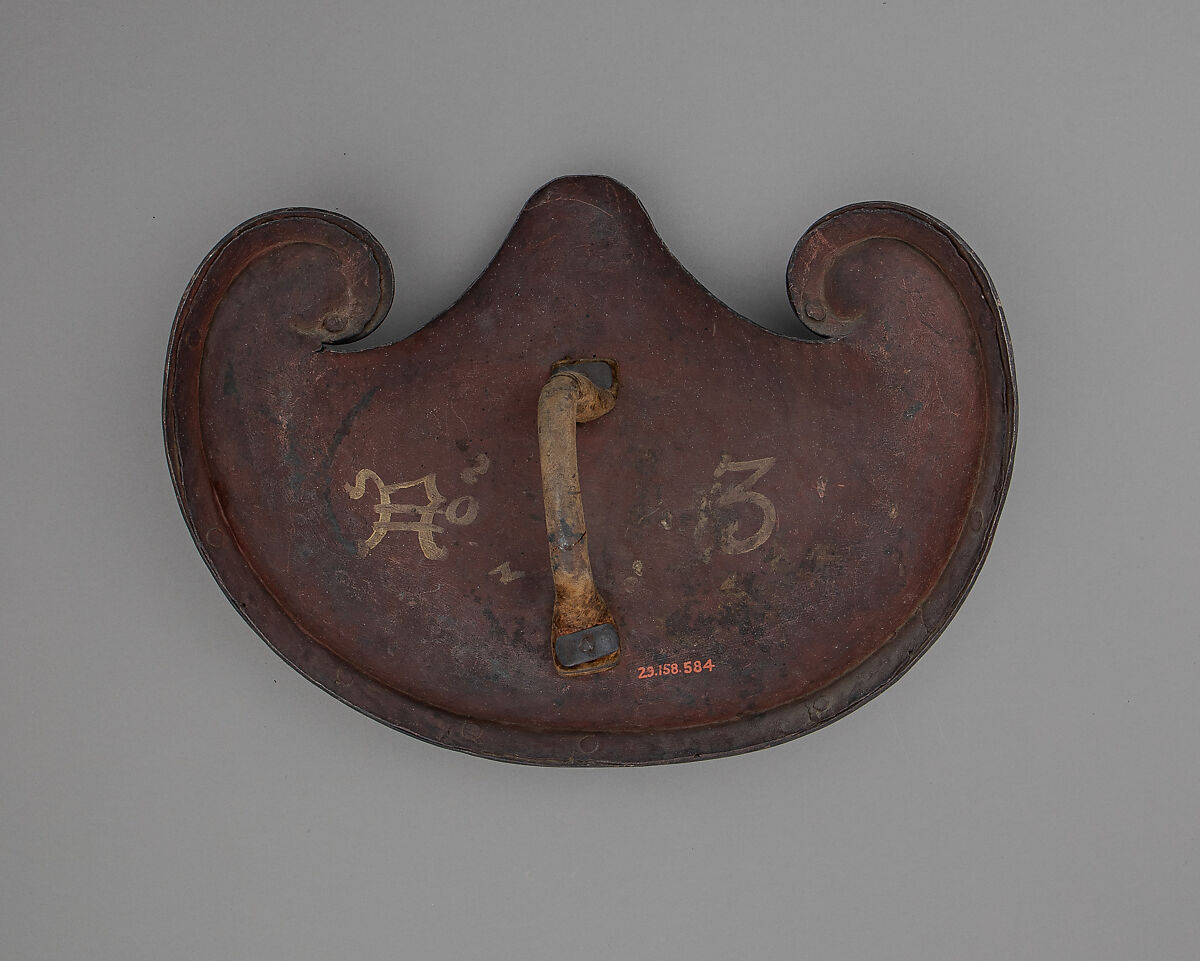 Shield (Pelta), Wood, leather, pigment, Italian
