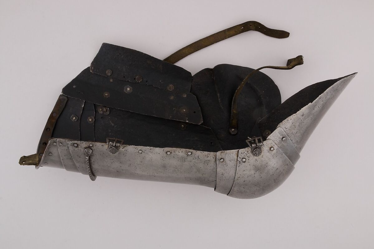 Pair of Thigh Defenses (Cuisses) with Knee Defenses (Poleyns), Steel, leather, Italian