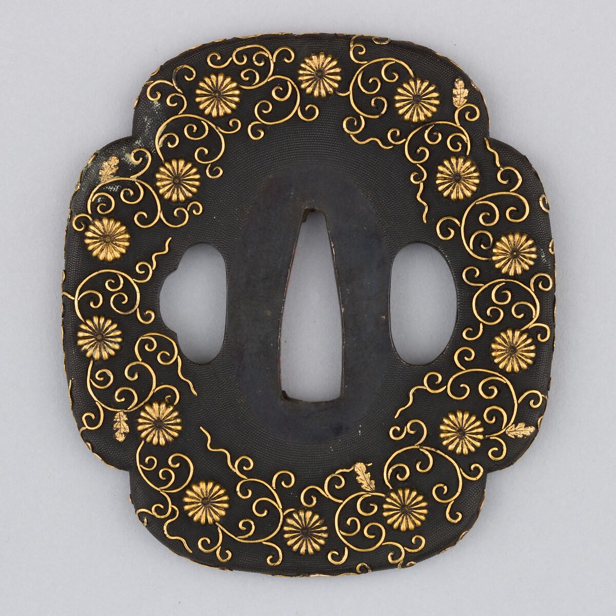 Sword Guard (Tsuba), Copper-gold alloy (shakudō), gold, copper, Japanese 