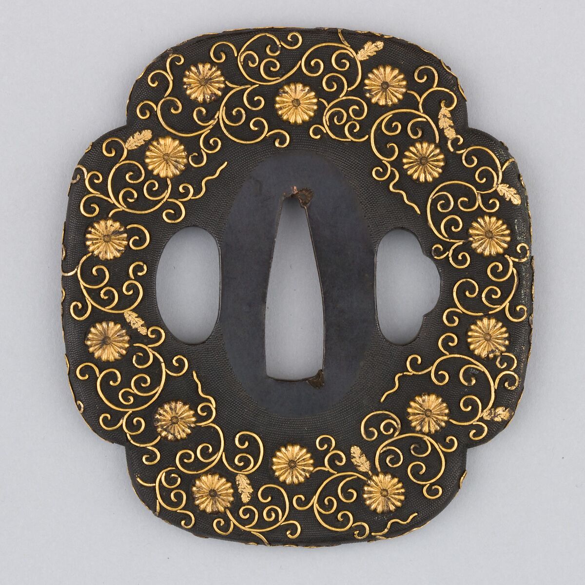 Sword Guard (Tsuba), Copper-gold alloy (shakudō), gold, copper, Japanese