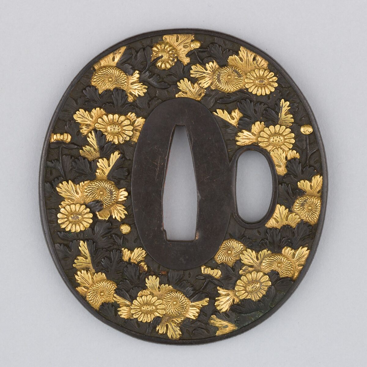 Sword Guard (Tsuba), Copper-gold alloy (shakudō), gold, copper, Japanese
