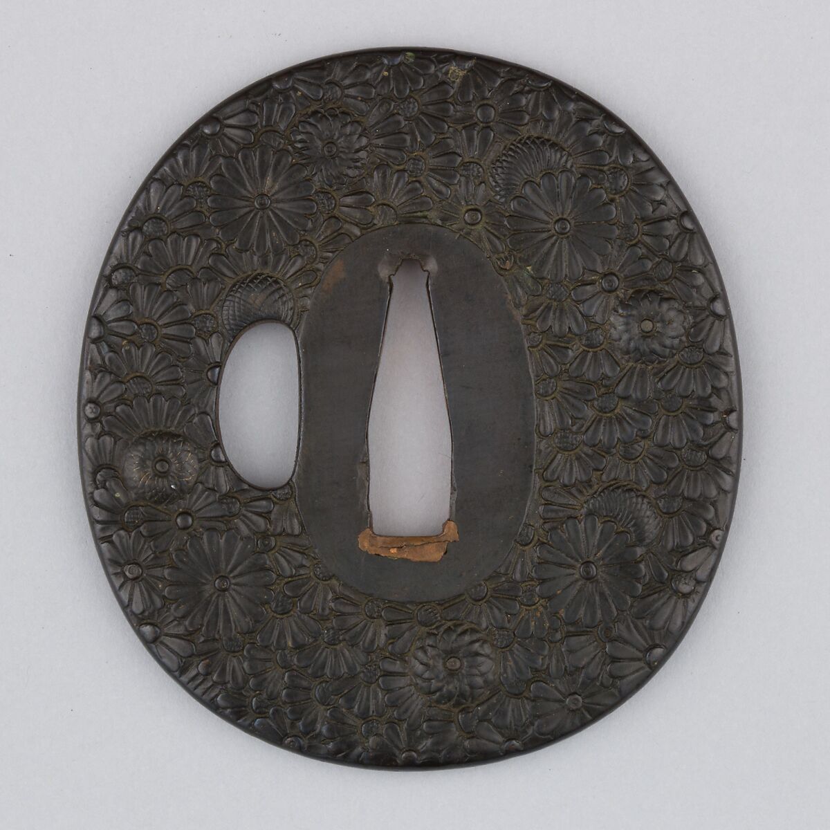 Sword Guard (Tsuba), Copper-gold alloy (shakudō), copper, Japanese 