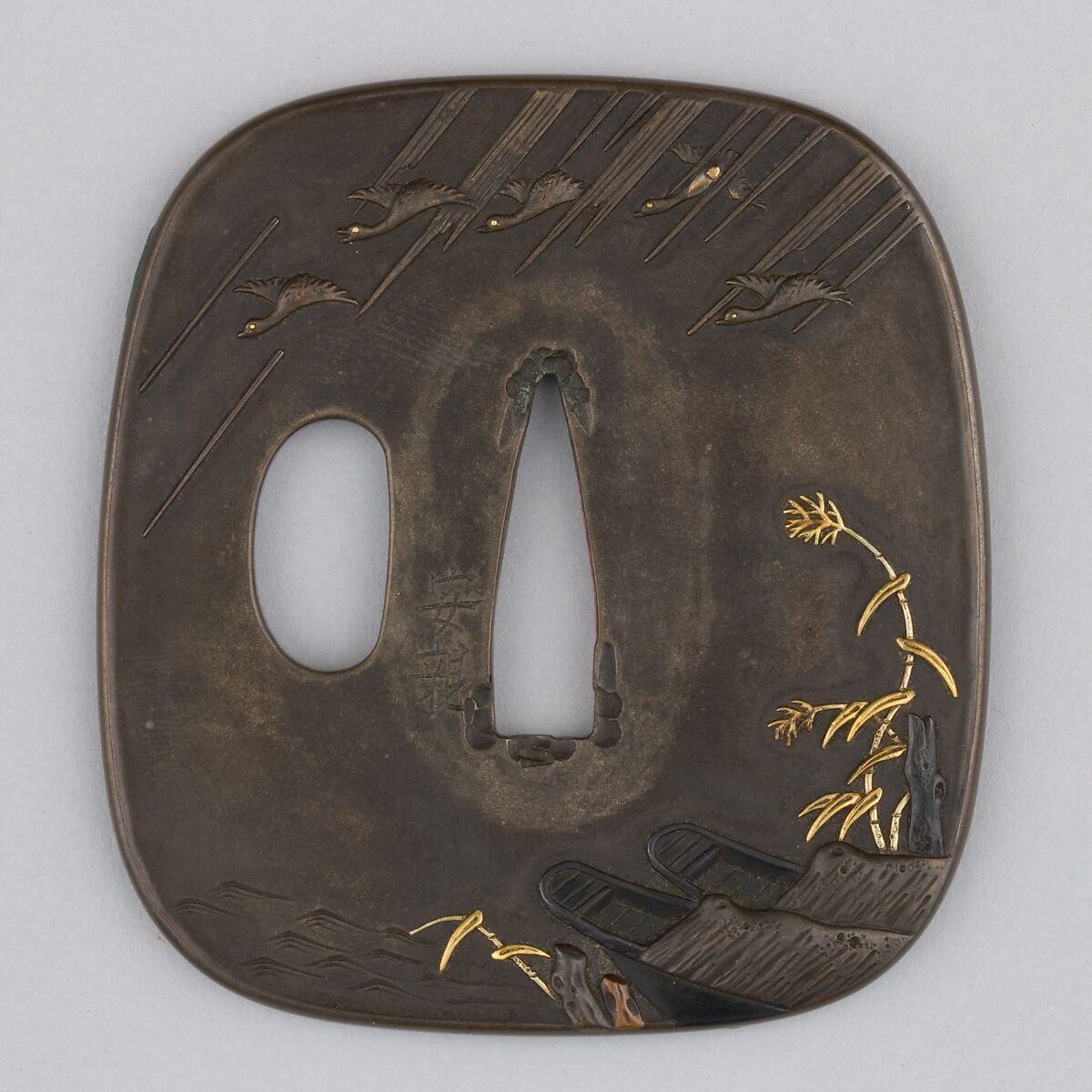 Sword Guard (Tsuba), Copper-silver alloy (shibuichi), gold, copper-gold alloy (shakudō), copper, Japanese 