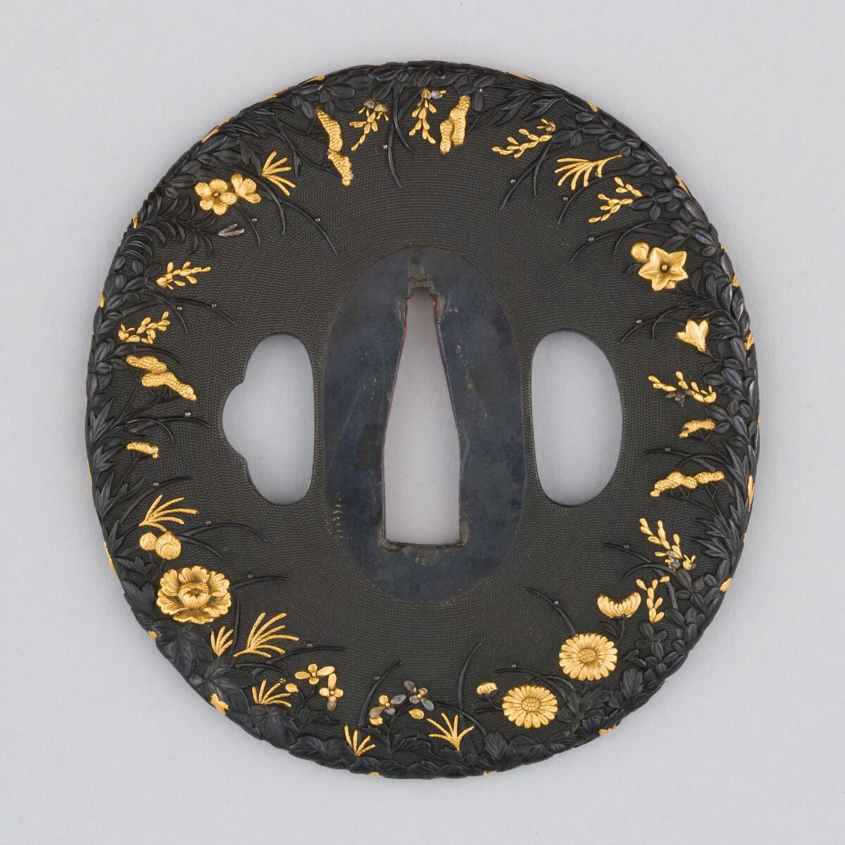 Sword Guard (Tsuba), Copper-gold alloy (shakudō), gold, copper, Japanese 