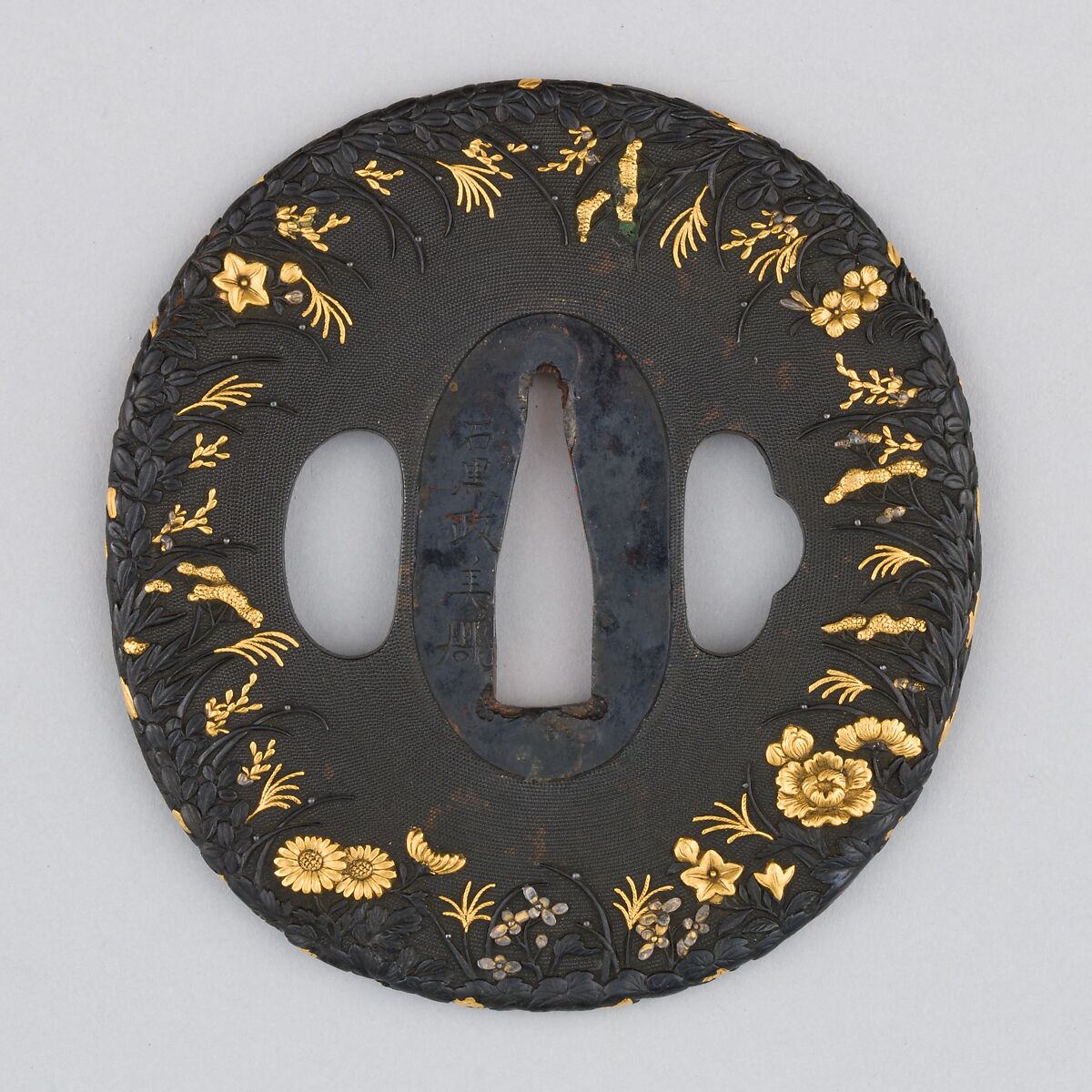 Sword Guard (Tsuba), Copper-gold alloy (shakudō), gold, copper, Japanese