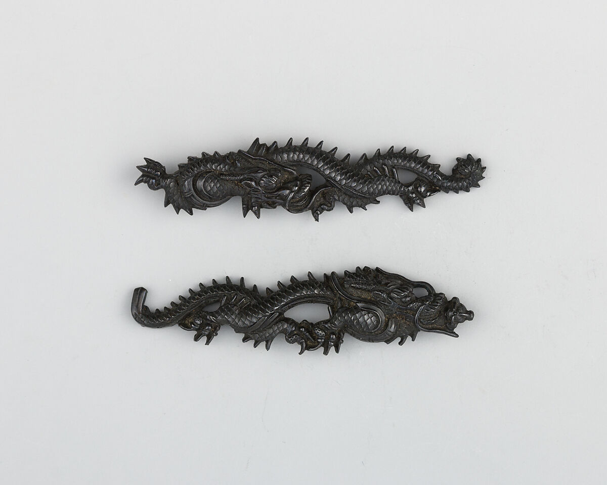 Pair of Sword-Grip Ornaments (Menuki), Copper-gold alloy (shakudō), Japanese 