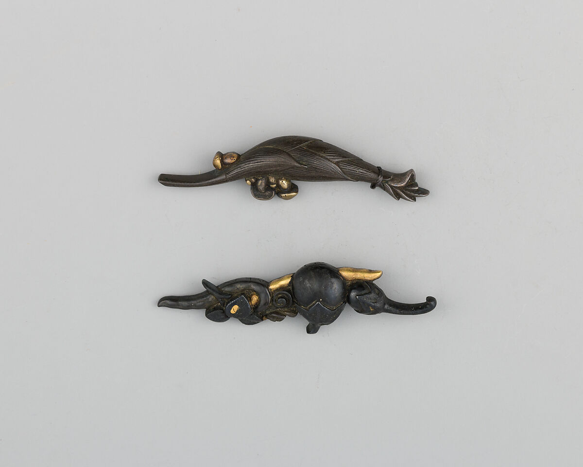 Pair of Sword-Grip Ornaments (Menuki), Copper-silver alloy (shibuichi), gold, silver, copper-gold alloy (shakudō), Japanese 