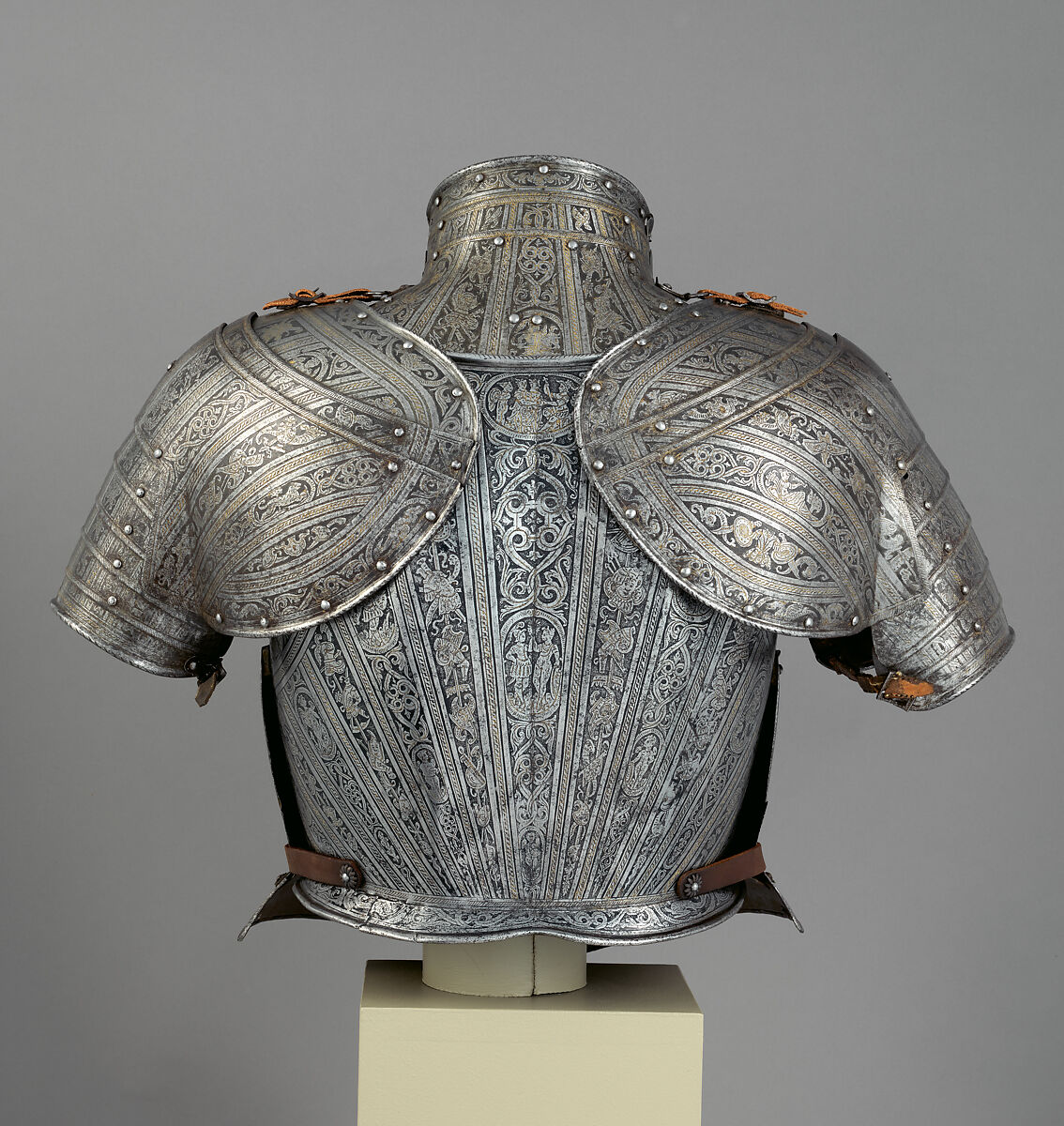 Backplate of an Armor for Vincenzo Luigi di Capua (d. 1627), Pompeo della Cesa (Italian, Milan, ca. 1537–1610), Steel, gold, leather, copper alloy, Italian, Milan
