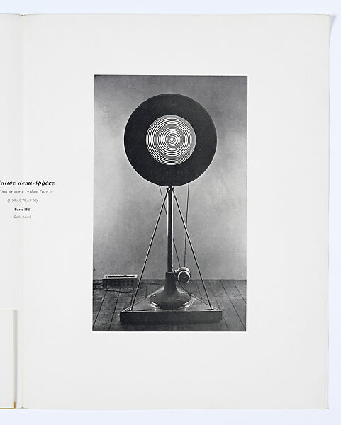 Boîte-en-valise (De ou par Marcel Duchamp ou Rrose Sélavy), Marcel Duchamp (American (born France), Blanville 1887–1968 Neuilly-sur-Seine), Sixty-eight miniature replicas and reproductions of works by Duchamp in a cloth-covered cardboard box