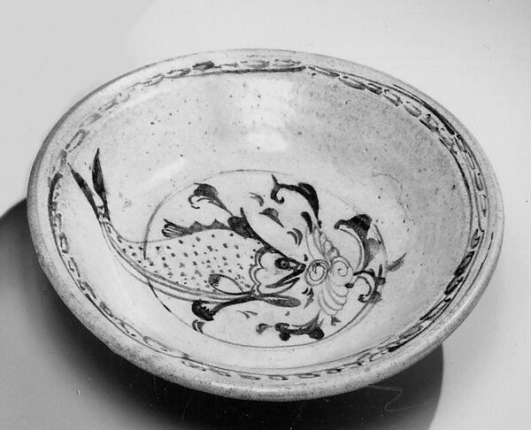 Dish with Fish Design