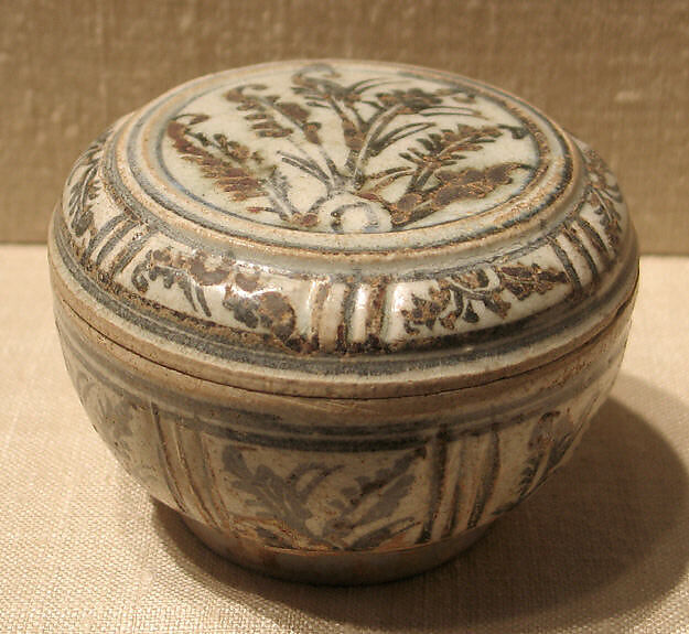 Covered Box, Earthenware with cream white glaze and iron-brown underglaze decoration, Thailand (Si Satchanalai) 